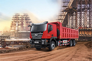 工程坑口運輸中，紅巖杰獅自卸車(chē)讓你跑出大好“錢(qián)”景