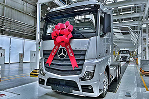 奔馳卡車(chē)ADA 2  分分鐘讓你感受極致安全