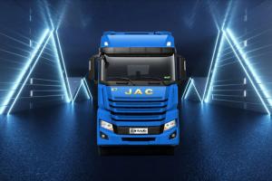 明星產(chǎn)品 跑贏(yíng)物流運輸，且看江淮跨越K7天然氣牽引車(chē)！