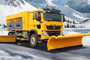 “豪”雪知時(shí)節 豪沃TX除雪車(chē)為您護航春節回家路