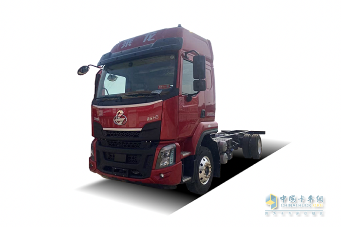 乘龍H5超值版綠通房車(chē)：大空間+強動(dòng)力