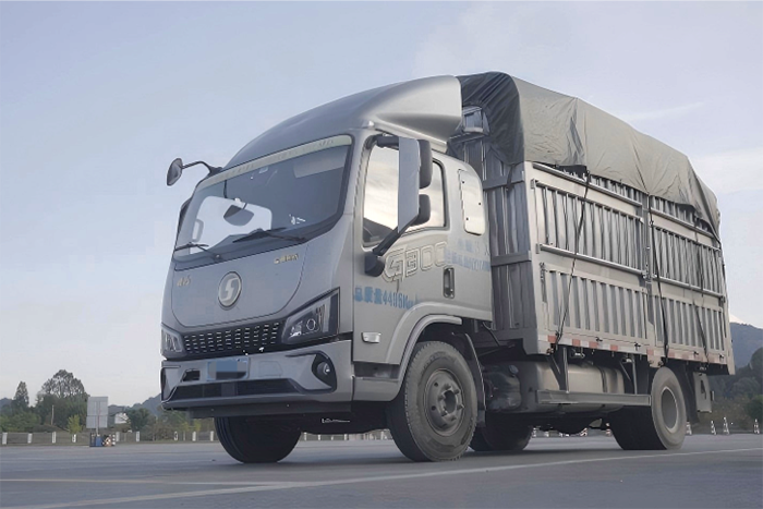 選對車(chē)，跑贏(yíng)路！陜汽德龍G300助卡友田師傅穩占財富先機