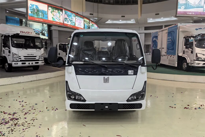 智驅未來(lái) 綠動(dòng)救援！慶鈴新能源輕卡清障車(chē)交付暨新能源小卡清障車(chē)重磅亮相