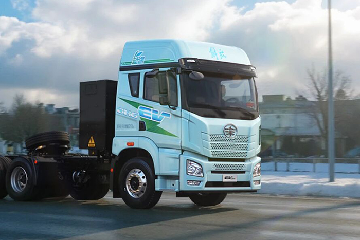 解放青汽：介紹一下，這是我的“職場(chǎng)搭子”