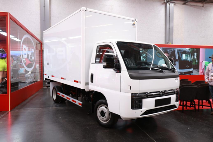 比亞迪全新純電轎卡及廂式貨車(chē)亮相拉美最大商用車(chē)展