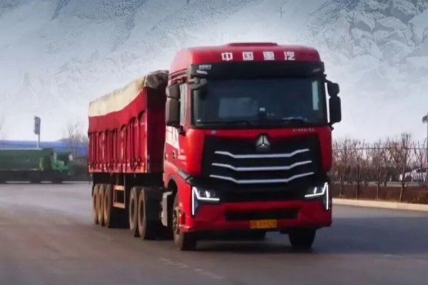 供暖保障，暖心護航！中國重汽豪沃MAX牽引車(chē)，煤運的高效“盈”家