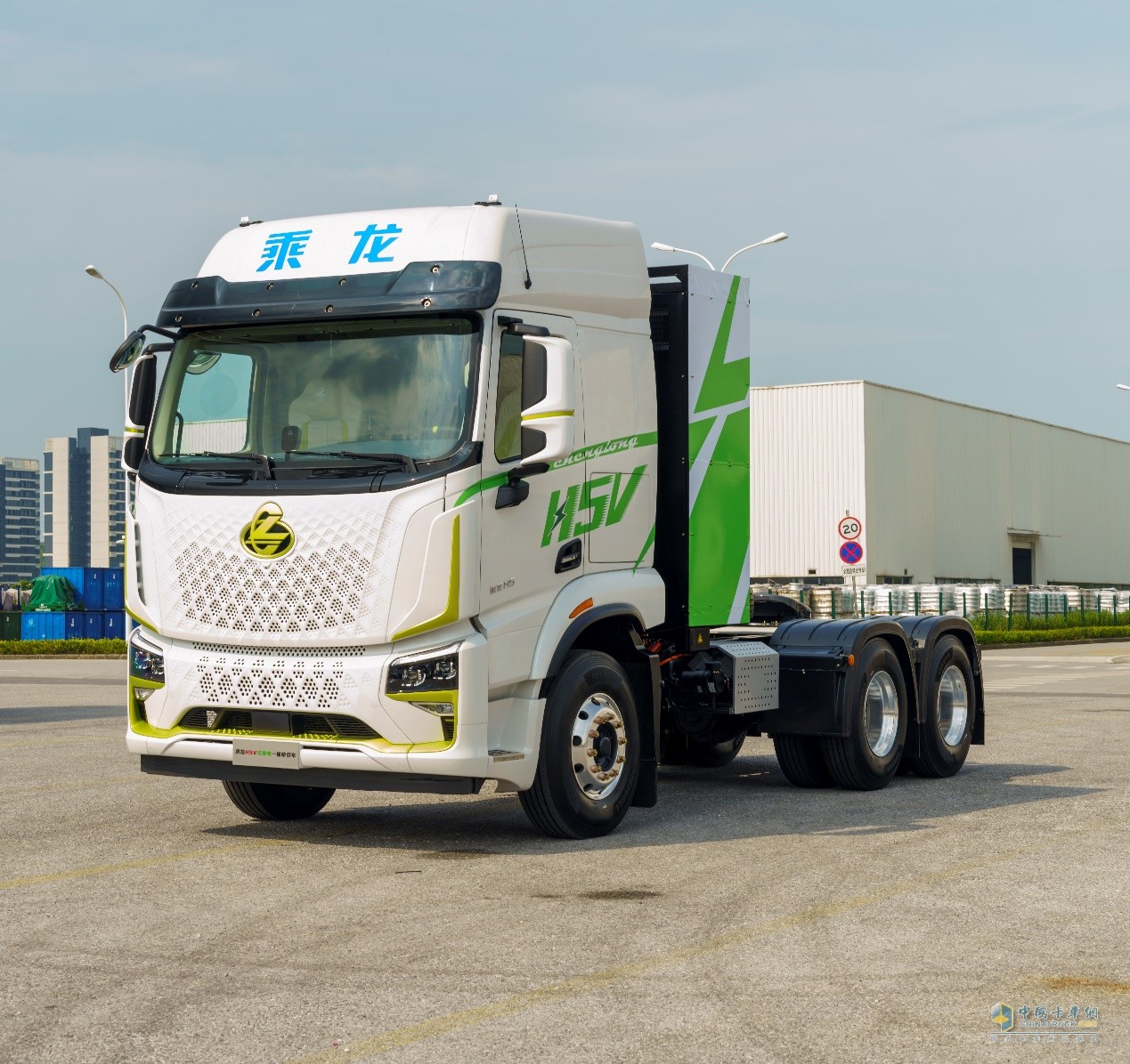 柳州汽車(chē)工業(yè)轉型“頭排兵”，東風(fēng)柳汽乘龍“秀肌肉”