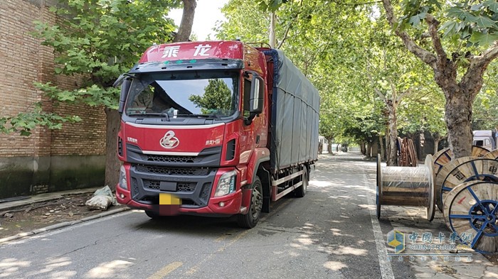 節油實(shí)力派 劉師傅為乘龍H5點(diǎn)贊