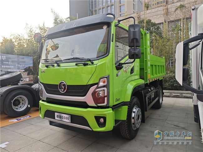 陜汽商用車(chē)2025合作伙伴大會(huì )多款明星產(chǎn)品亮相  引燃用戶(hù)關(guān)注熱潮