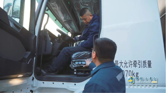 首批交付！徐工純電動(dòng)牽引車(chē)開(kāi)進(jìn)山東聊城