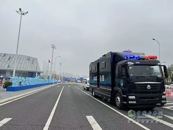 精準護航北斗盛會(huì )！森源鴻馬多功能宿營(yíng)車(chē)筑牢移動(dòng)保障線(xiàn)