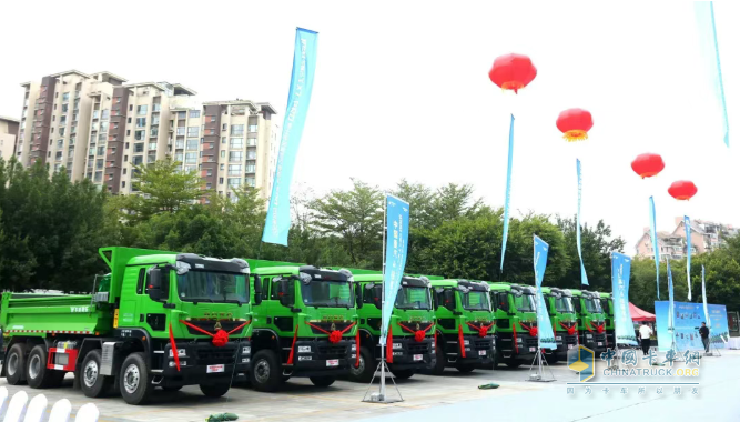 簽約1000臺！中國重汽與福建宏途攜手開(kāi)啟渣土車(chē)新時(shí)代