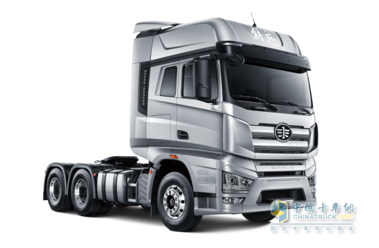 解放J7 6DV1 640馬力領(lǐng)航版牽引車(chē)，帶來(lái)實(shí)實(shí)在在的成本節約
