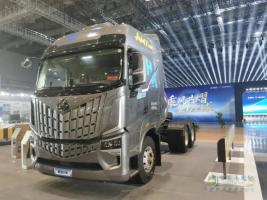 乘龍HK LNG牽引車(chē)：630大馬力 每年可省近2萬(wàn)元