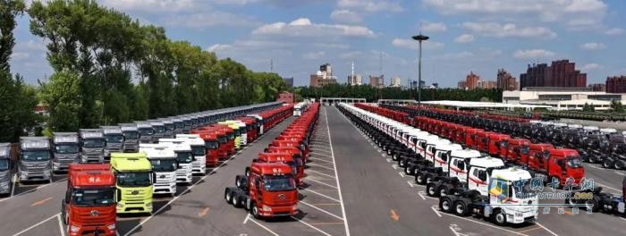 持續向陽(yáng)，2023年一汽解放風(fēng)景這邊獨好