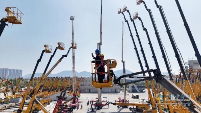 零距離、沉浸式！徐工高空作業(yè)機械邀客戶(hù)體驗……