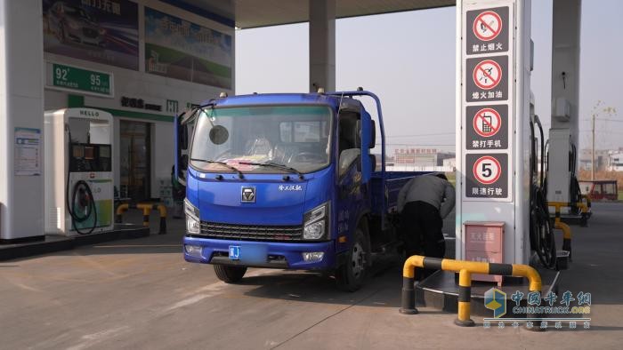 徐工漢馳輕卡油耗超低、動(dòng)力強勁——00后冠軍這樣說(shuō)