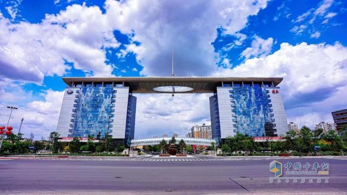 持續向陽(yáng)，2023年一汽解放風(fēng)景這邊獨好