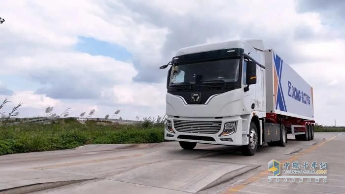 “雙11”呼喚“當日達”！徐工4×2底充牽引車(chē)已就位