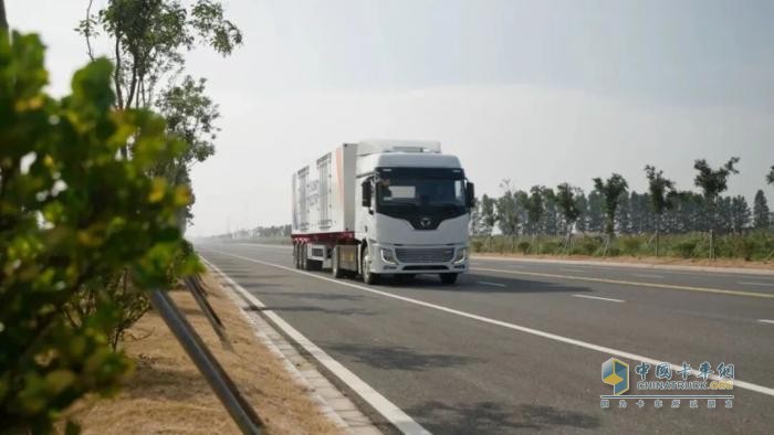 “雙11”呼喚“當日達”！徐工4×2底充牽引車(chē)已就位