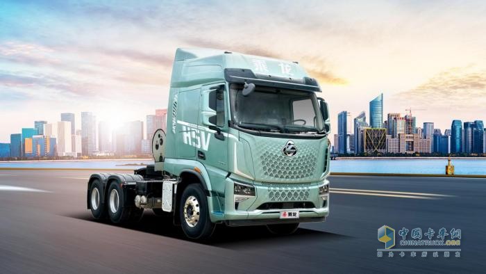 比同類(lèi)產(chǎn)品輕500公斤 乘龍H5V創(chuàng  )富版LNG牽引車(chē)全維度創(chuàng  )新