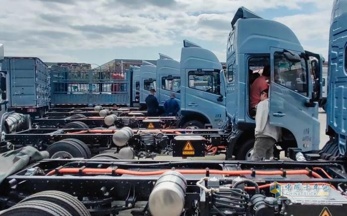 上市即火！徐工漢界輕卡賣(mài)到經(jīng)銷(xiāo)商忙“補倉”