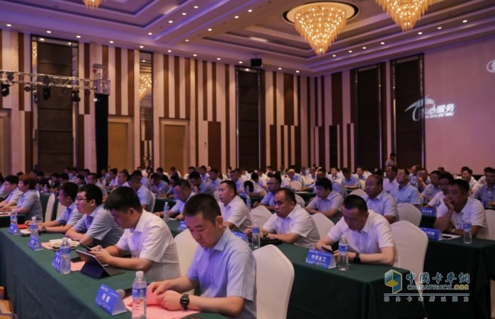 無(wú)憂(yōu)驛站+ X6000“雙百計劃”-陜汽重卡上半年國內銷(xiāo)量與市場(chǎng)份額同比雙升