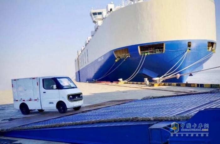 出海啟程！大力牛魔王汽車(chē)海外首單發(fā)運