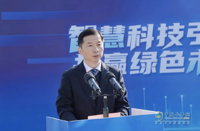 戰投見(jiàn)證、千臺訂單、批量交付！徐工新能源重卡“電”亮新未來(lái)！