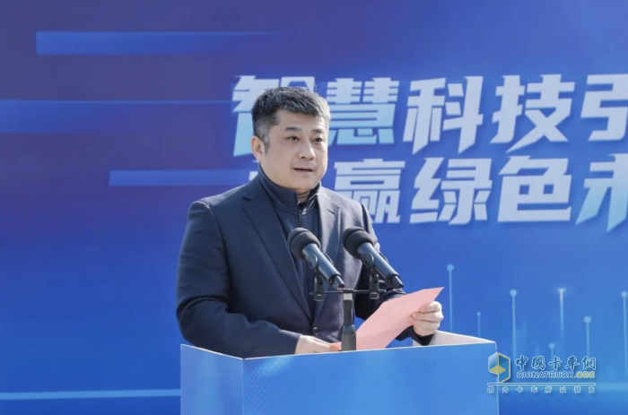 戰投見(jiàn)證、千臺訂單、批量交付！徐工新能源重卡“電”亮新未來(lái)！