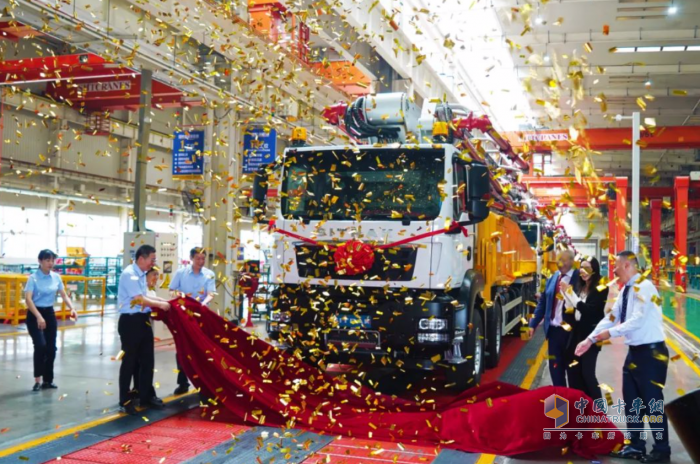 發(fā)車(chē)“一帶一路”！徐工混凝土機械加速出海！