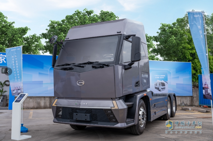 廣州車(chē)展“最重磅”車(chē)型登場(chǎng)！領(lǐng)程T9擊穿國產(chǎn)重卡價(jià)格底線(xiàn)