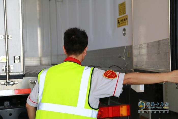 專(zhuān)用車(chē)行業(yè)首個(gè)！40℃環(huán)境下F類(lèi)冷藏車(chē)最長(cháng)升溫時(shí)間挑戰成績(jì)出爐