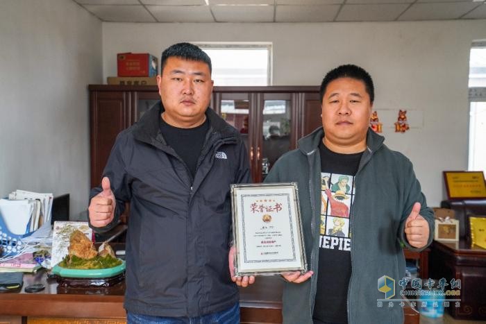 200萬(wàn)公里有多遠？對董總來(lái)說(shuō)，是他和乘龍的6年