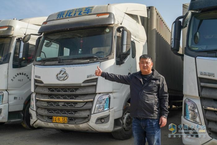 200萬(wàn)公里有多遠？對董總來(lái)說(shuō)，是他和乘龍的6年