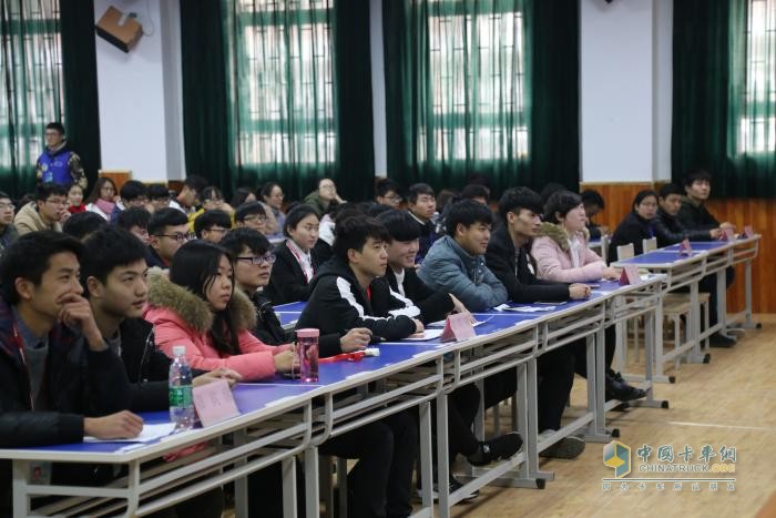 校企攜手 合作創(chuàng  )新，東風(fēng)柳汽與河南交通職業(yè)技術(shù)學(xué)院“聯(lián)姻”