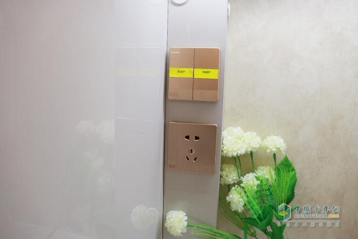 23.98萬(wàn)！長(cháng)安跨越打造C型房車(chē)同級天花板