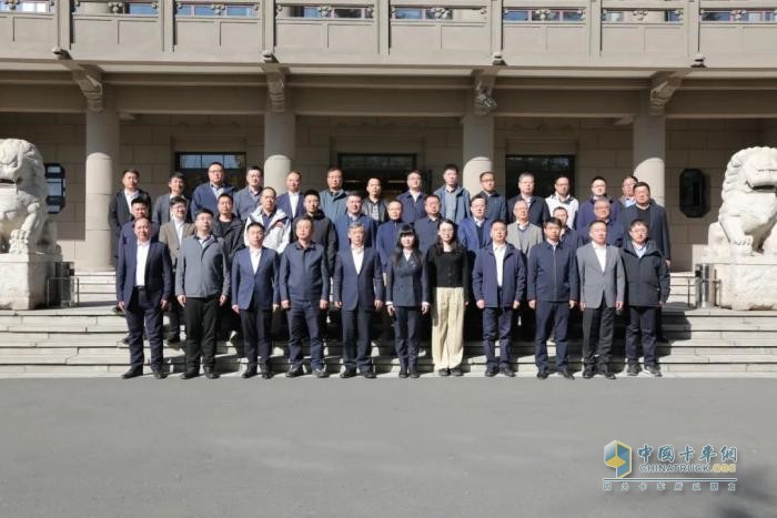 持續向陽(yáng)，2023年一汽解放風(fēng)景這邊獨好