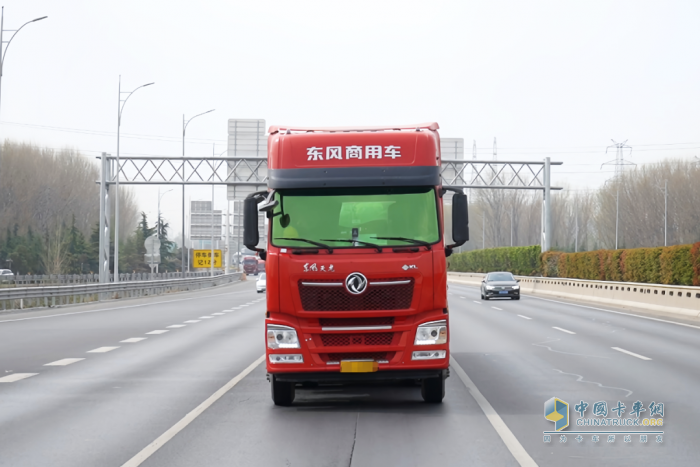 可靠東風(fēng)商用車(chē)，讓每一次出發(fā)更輕松，每一段歸途更溫暖