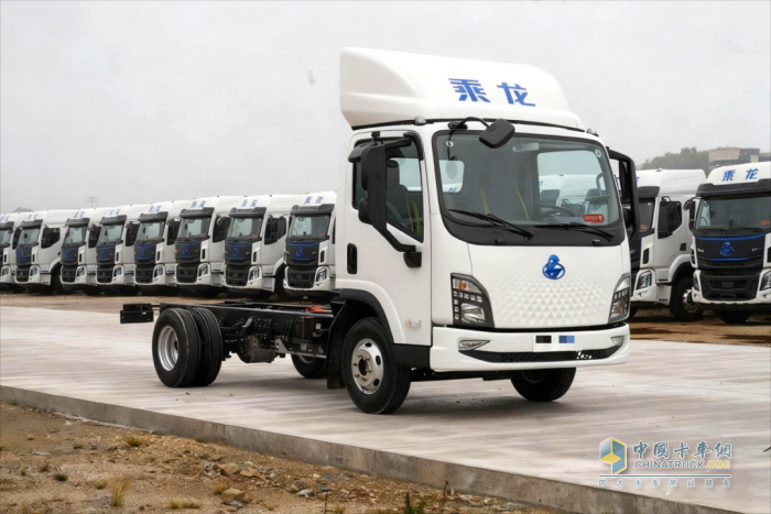 告別焦慮，全憑實(shí)力！乘龍翼威2大電量輕卡讓焦慮止步，讓安心隨行