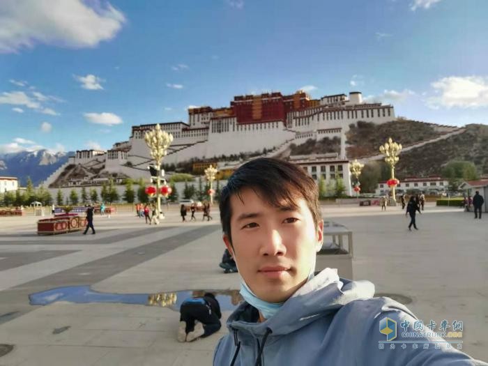 百萬(wàn)公里高效運營(yíng)實(shí)力“圈粉” 信賴(lài)之選歐航R pro自動(dòng)擋中卡2.0助他馳騁創(chuàng  )富路