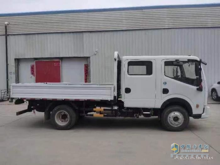 卡友自述：品質(zhì)可靠，服務(wù)貼心，選擇東風(fēng)輕型車(chē)就對了