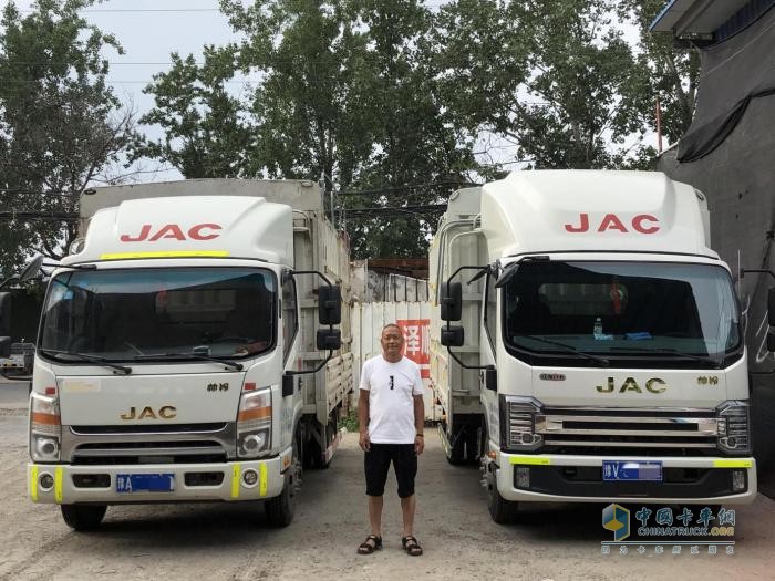 江淮1卡帥鈴“專(zhuān)業(yè)戶(hù)” 不光自己買(mǎi) 還推薦朋友買(mǎi)了10幾臺