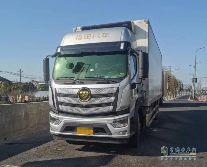 百萬(wàn)公里高效運營(yíng)實(shí)力“圈粉” 信賴(lài)之選歐航R pro自動(dòng)擋中卡2.0助他馳騁創(chuàng  )富路