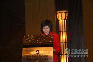 著(zhù)名主持人介紹北奔“卓越經(jīng)銷(xiāo)商”