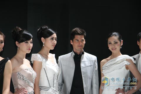 2010北京車(chē)展奔馳展臺模特