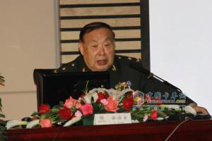 中國工程院院士徐濱士在濰柴再制造會(huì )議上發(fā)言