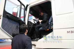 2010北京車(chē)展長(cháng)安重汽現場(chǎng)參觀(guān)