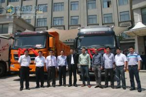 北奔重卡V3巡展寧波站參會(huì )人員集體合影