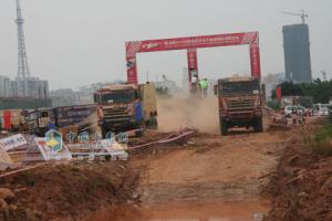 開(kāi)始較勁的陜汽賽車(chē)